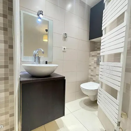 アパート Lovely Flat With Covered Balcony In